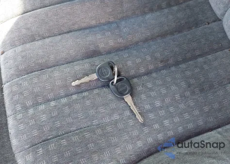 2002 Chevrolet S-10 Ls from USA, damaged, VIN 1GCCT19W828259132